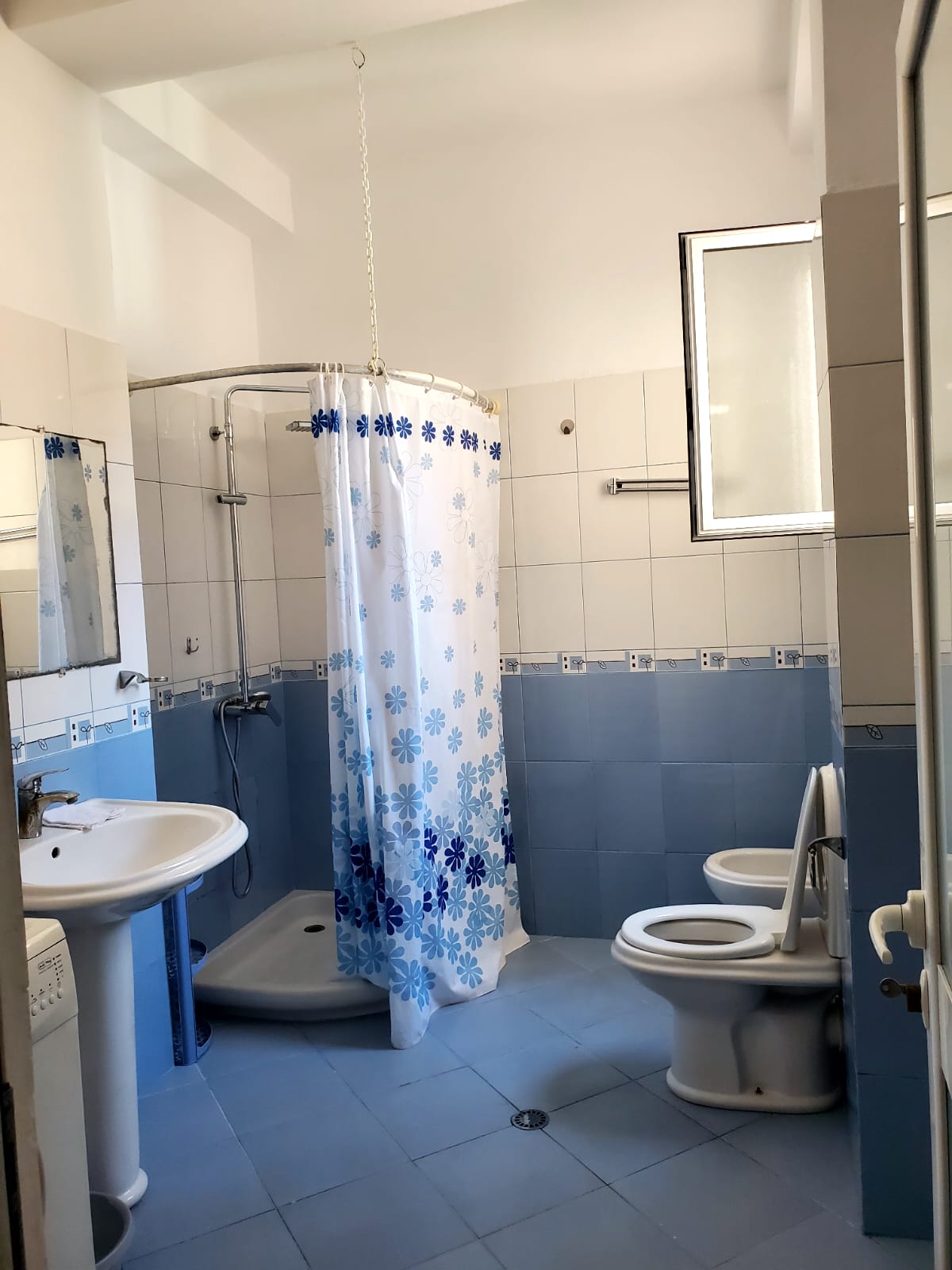 1610f55b-9e7b-4562-b69e-60813282a192