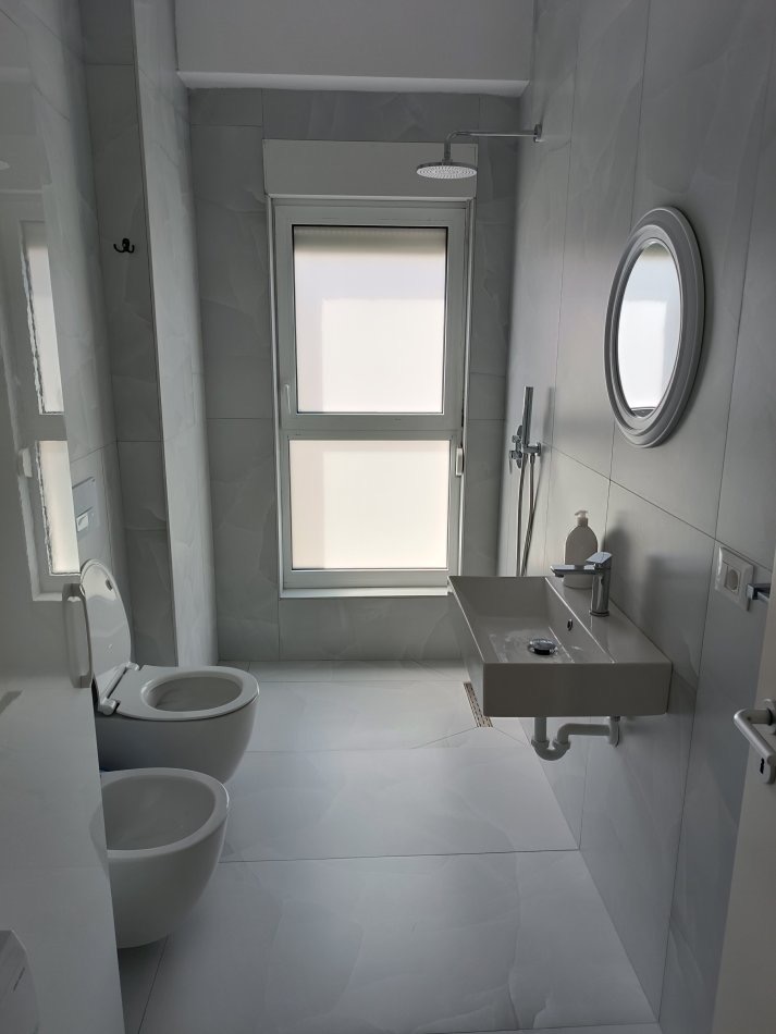 b683ad4f-2eef-4fa4-bcf9-1b1470b106af