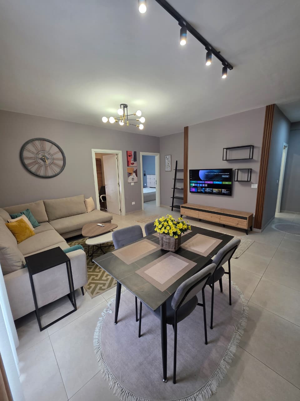 Apartament 2+1+2 me Qera – Kopshti Botanik (VR004)