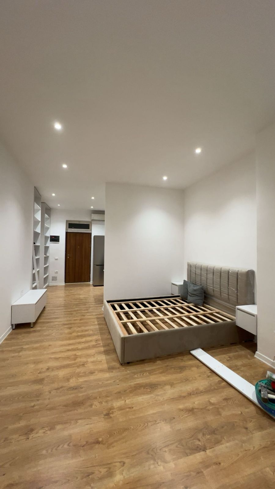 Apartament 1+1 me Qera Barrikadat -(VR006)