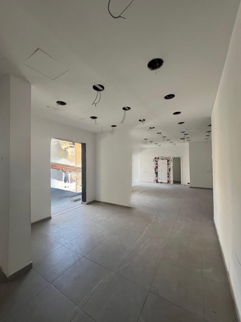 Ambient Biznesi me Qera - Sheshi Wilson(VR009)